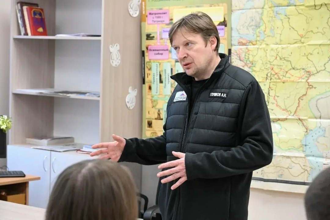 Делегация НОСТРОЙ от лица строительного сообщества и Минстроя России поздравила жителей поселка Мироновский в ДНР с наступающим Новым годом