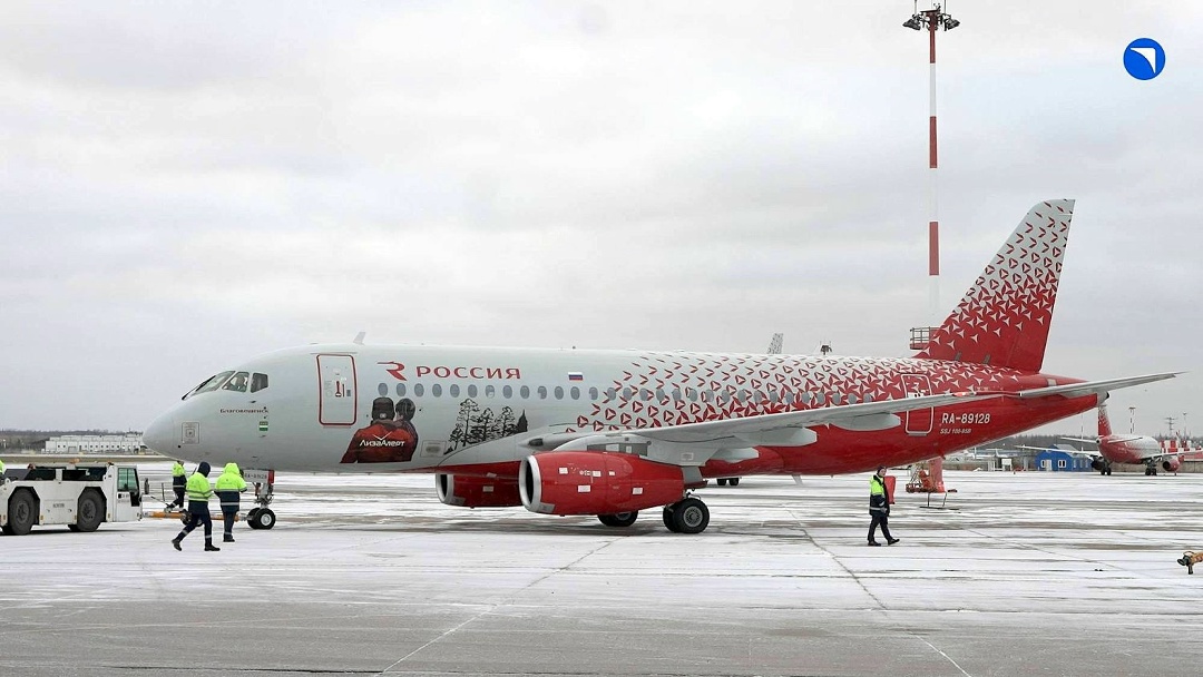 Суперджет приоделся: один из самолетов получил новую ливрею