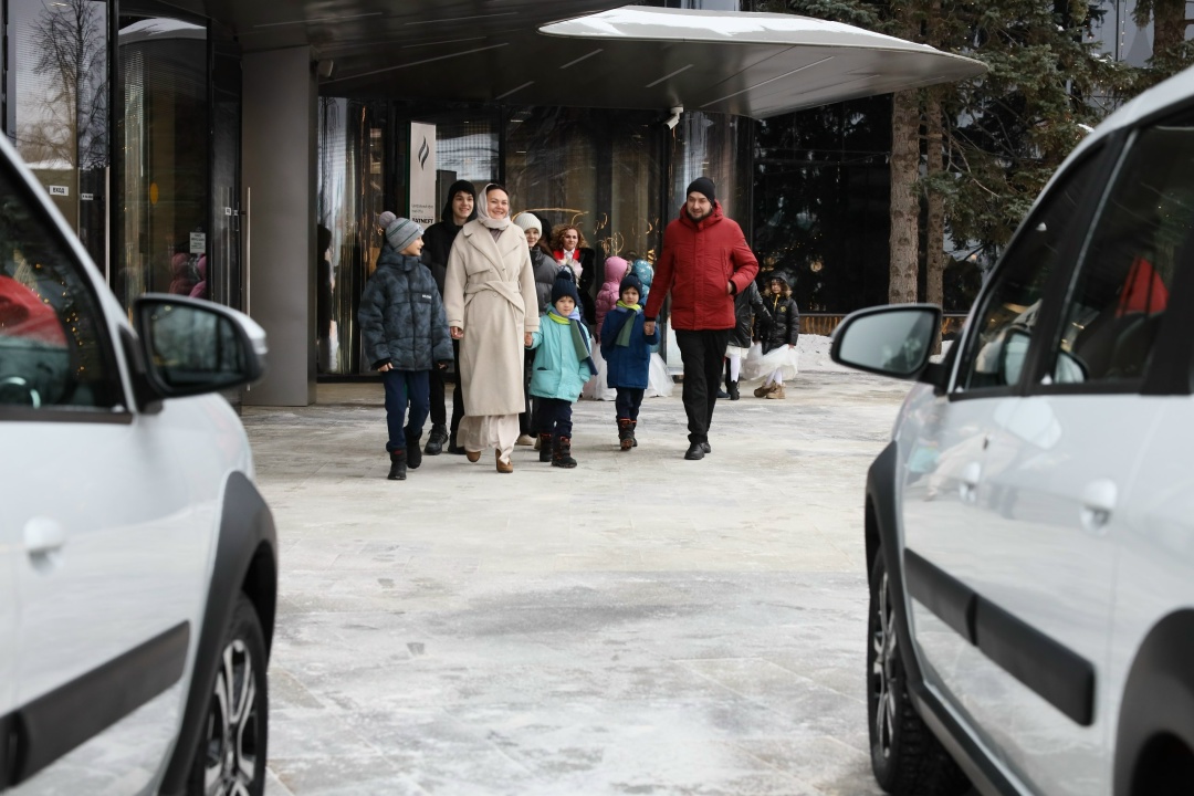 Новогоднее чудо для мам-героинь Мы уже рассказывали о многодетных семьях наших работниц — Лили Даишевой и Руфины Шайгардановой