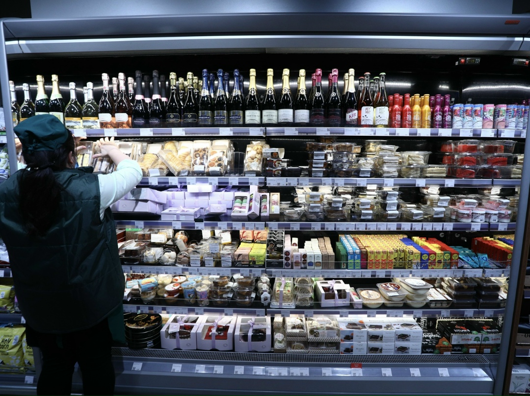 Фиксация цен на продукты может привести к сокращению их производства и отсутствию на полках магазинов. Такое мнение высказал в интервью «Известиям»…