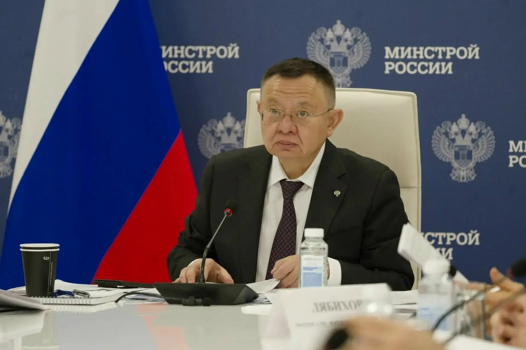 Глава Минстроя России Ирек Файзуллин подвел предварительные итоги выполнения проектов на совместном совещании с регионами и главными распорядителями бюджетных…