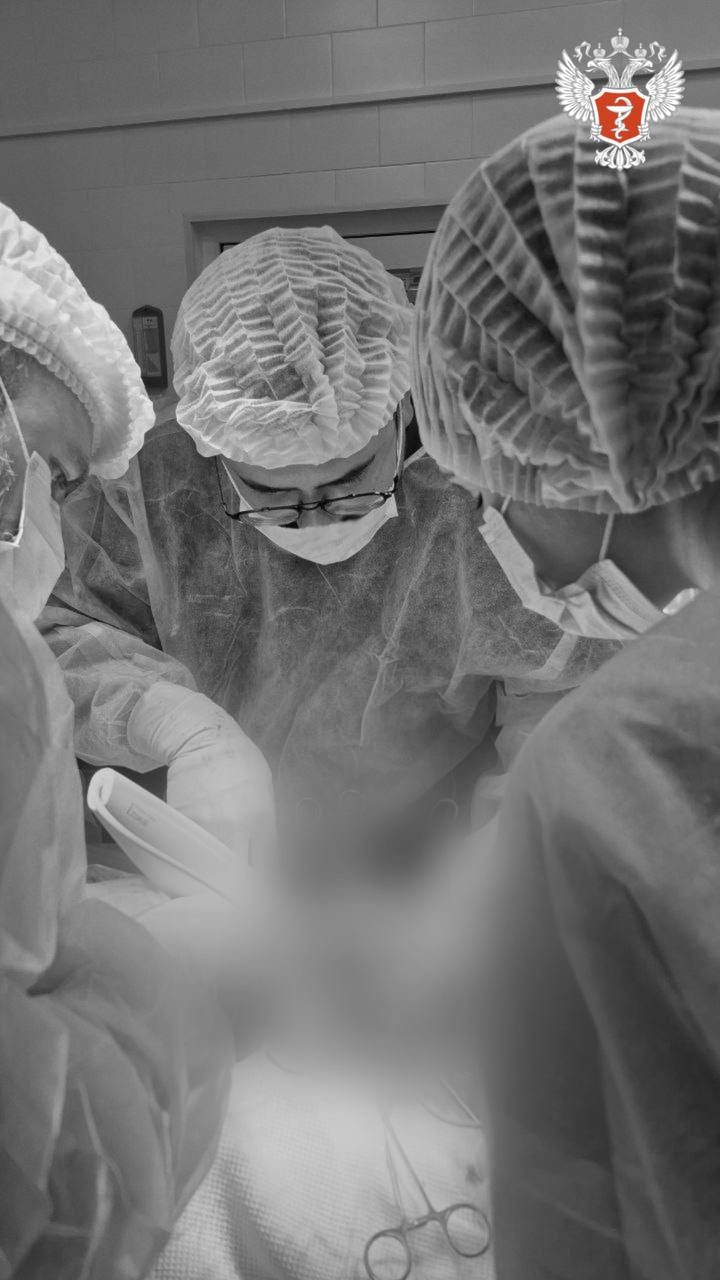 Приморские врачи спасли женщину с опухолью яичника размером с футбольный мяч