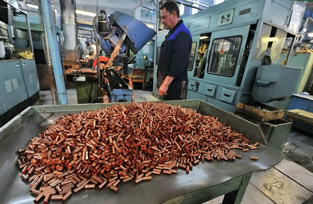 Спасен еще один завод Ростех предотвратил банкротство Климовского специализированного патронного завода (КСПЗ) и стабилизировал его финансовое состояние.