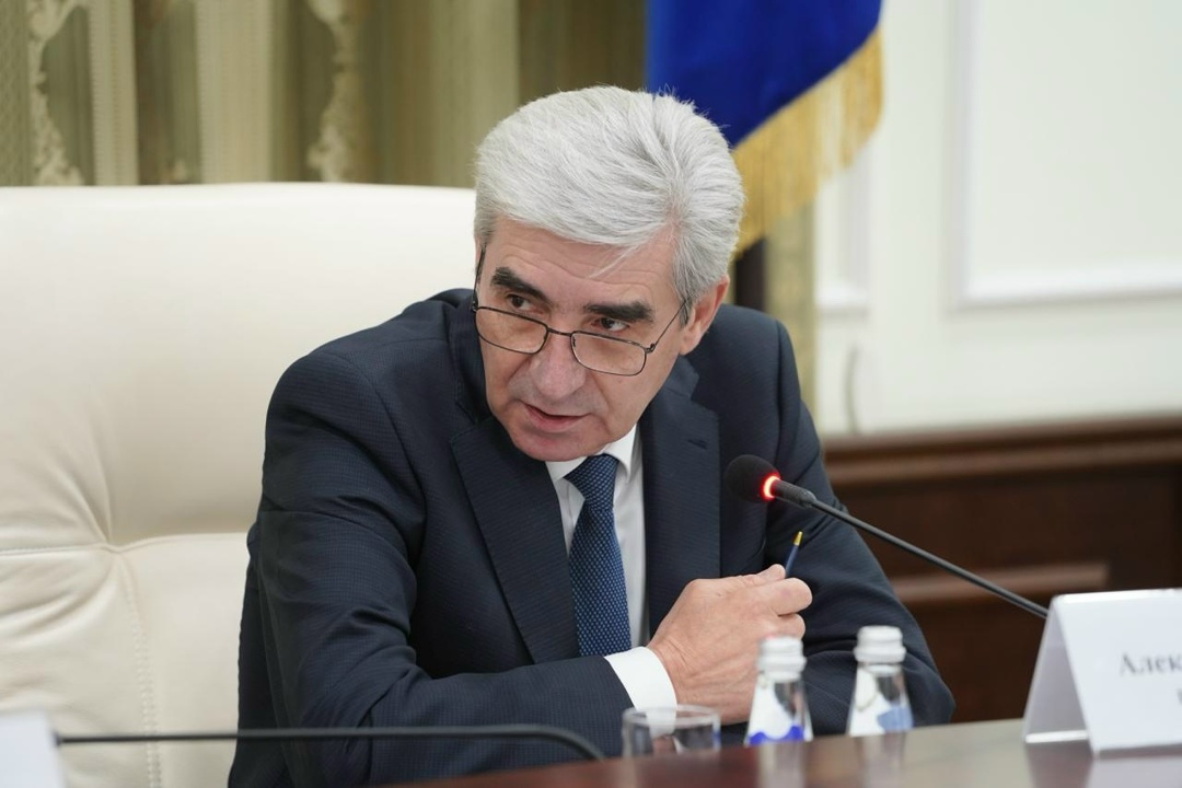 В Ростехнадзоре состоялось заседание Общественного совета при Ростехнадзоре. Мероприятие провел первый заместитель Председателя Совета Геннадий Шмаль.