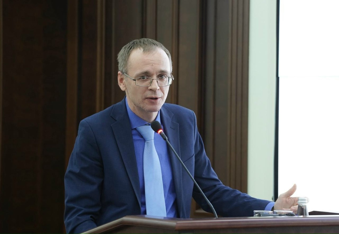 В Ростехнадзоре состоялось заседание Общественного совета при Ростехнадзоре. Мероприятие провел первый заместитель Председателя Совета Геннадий Шмаль.