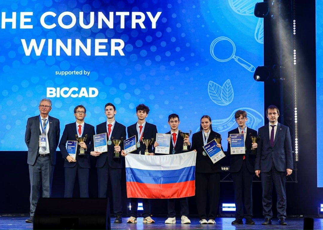 Дмитрий Чернышенко и Сергей Кравцов рассказали об итогах участия российских сборных команд школьников в международных олимпиадах.