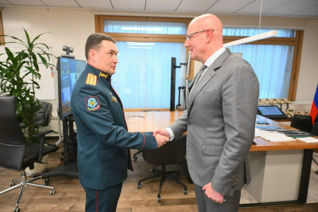 Дмитрий Чернышенко поздравил участника программы «Время героев» Андрея Бровкина с назначением на должность директора дирекции специальных проектов АО…