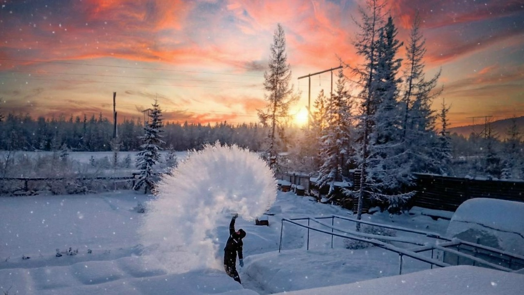 Якутские зимние забавы Когда температура опускается до -50 градусов, жители Якутии не спешат сидеть дома
