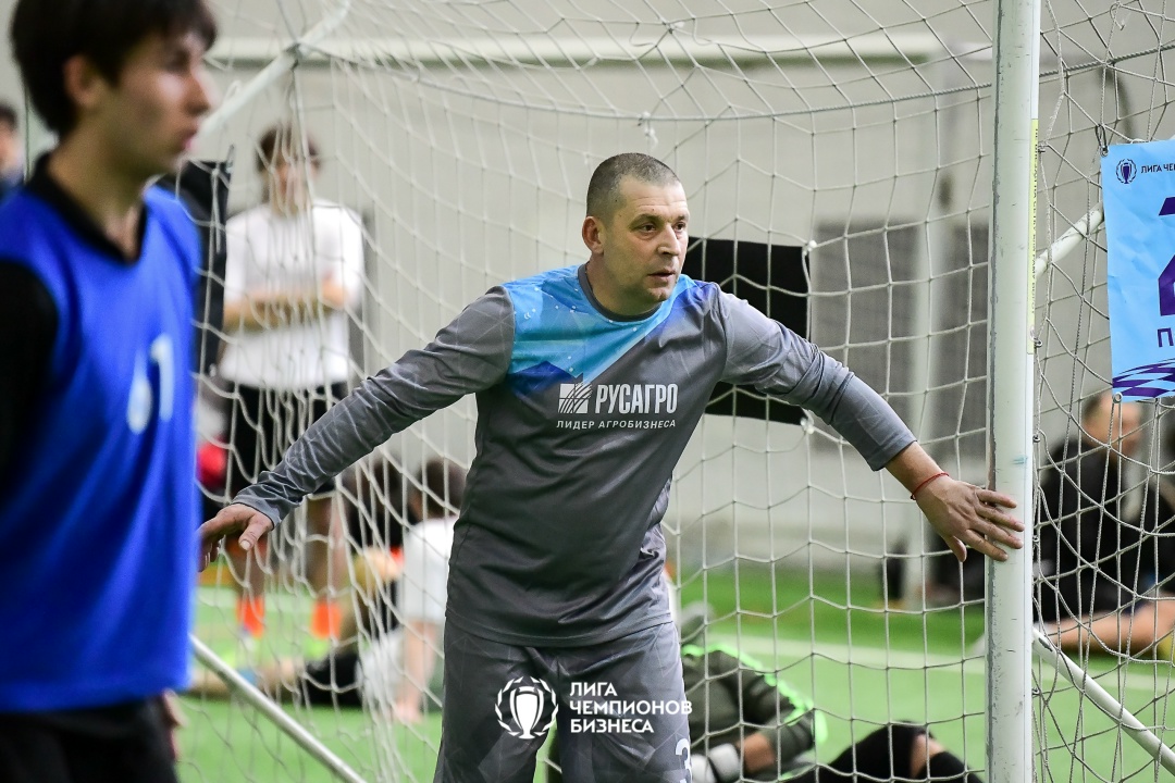 Футбольная команда сахарного бизнес-направления завершила год спортивными победами и добрыми делами