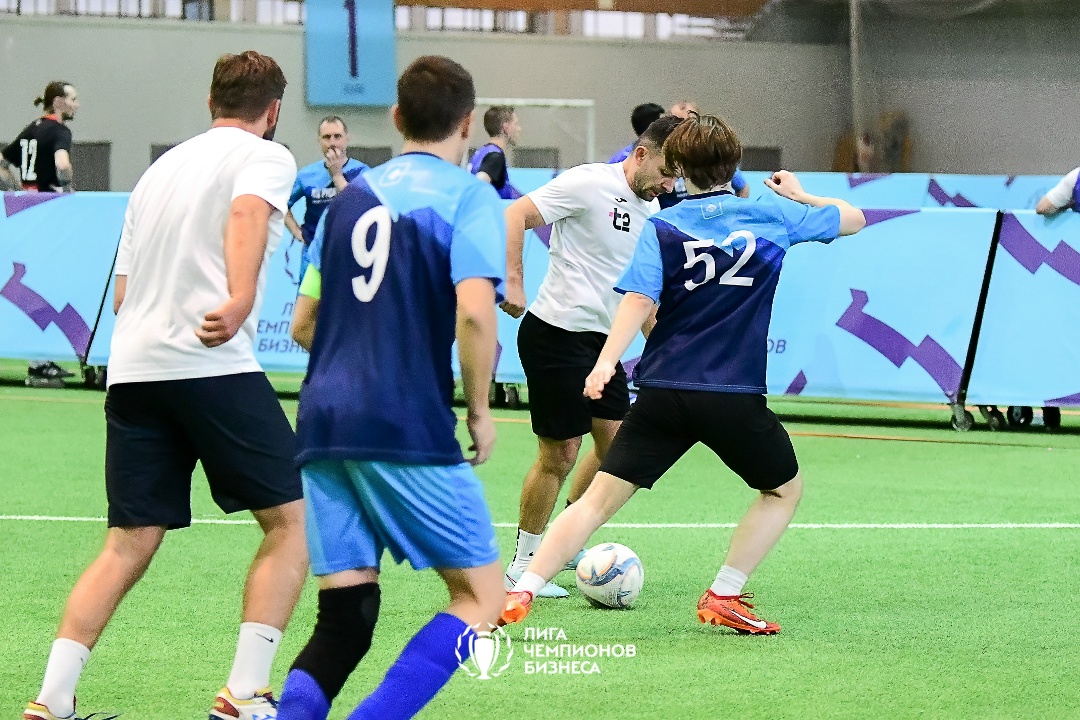 Футбольная команда сахарного бизнес-направления завершила год спортивными победами и добрыми делами