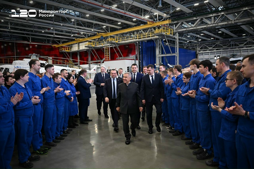 Антон Алиханов принял участие в церемонии передачи 4 вертолетов Ми-8МТВ-1