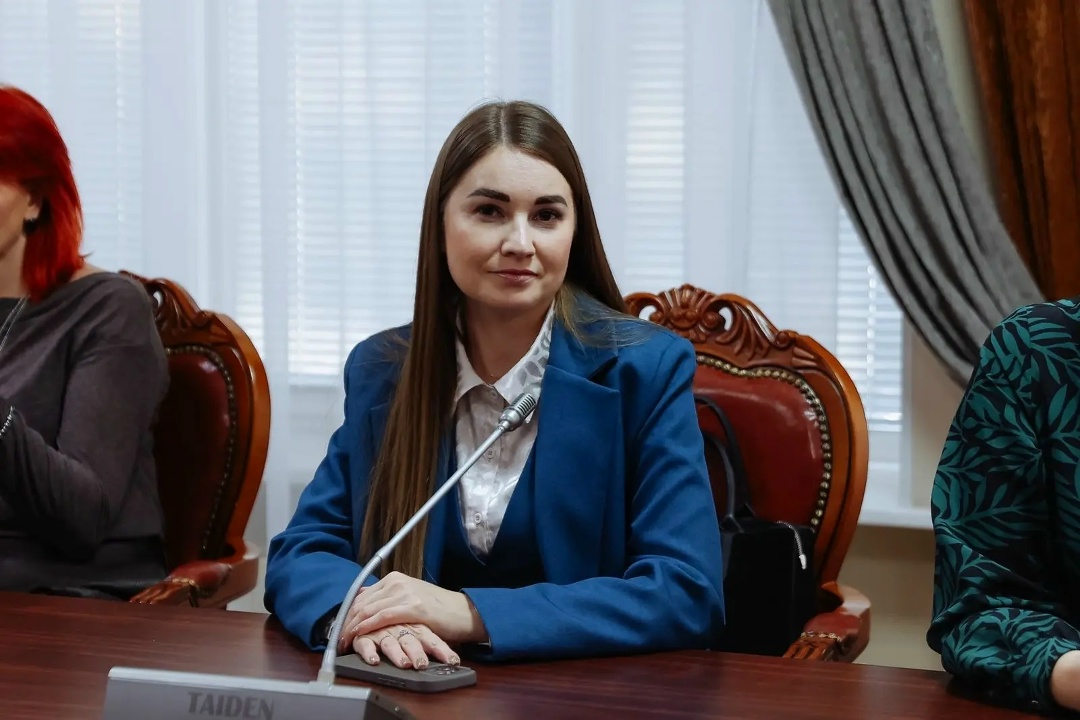 БЛАГОДАРНОСТЬ ГУБЕРНАТОРА Сотрудница Амурского ГПЗ отмечена благодарственным письмом губернатора Приамурья