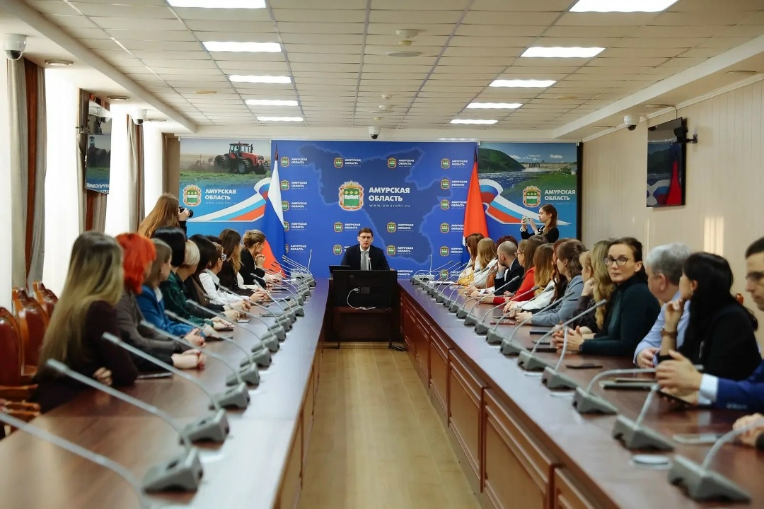 БЛАГОДАРНОСТЬ ГУБЕРНАТОРА Сотрудница Амурского ГПЗ отмечена благодарственным письмом губернатора Приамурья