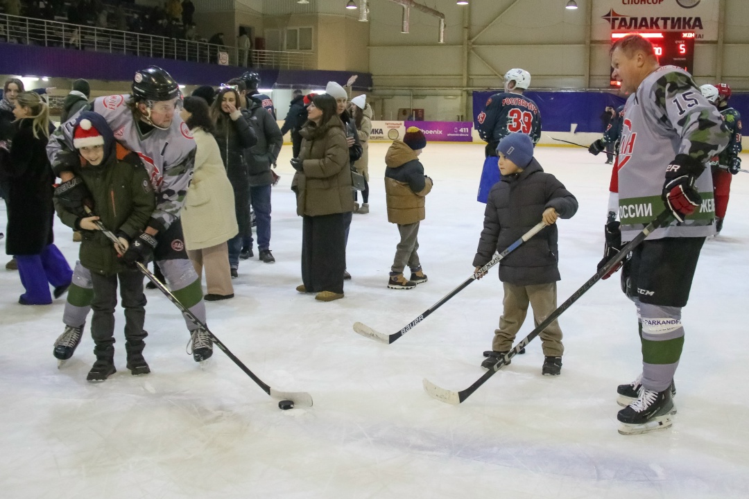 В Донецке прошел благотворительный матч «Хоккей каждому»