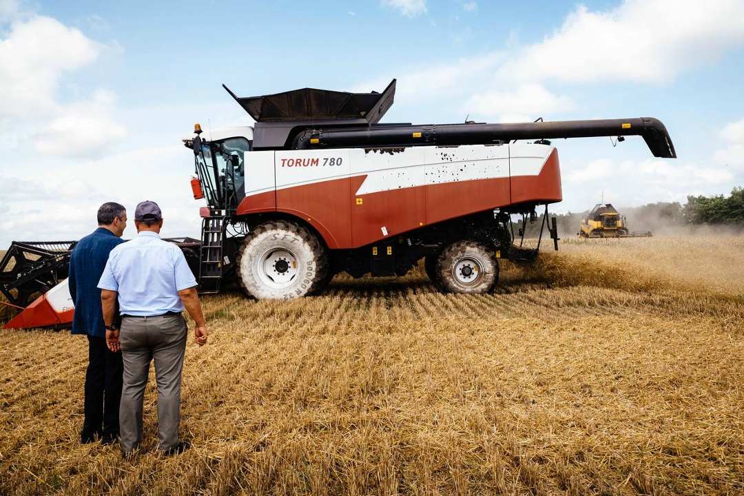 Власти Курской области прорабатывают вопрос о компенсации ущерба аграриев из-за неубранного урожая и погибших садов, сообщил в своем Telegram-канале губернатор…