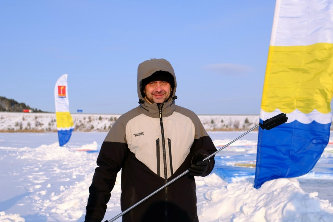 ЧУДЕСА НА ЛЬДУ Ледовую открытку на озере неподалеку от Свободного создали по эскизу сотрудницы Амурского ГПЗ