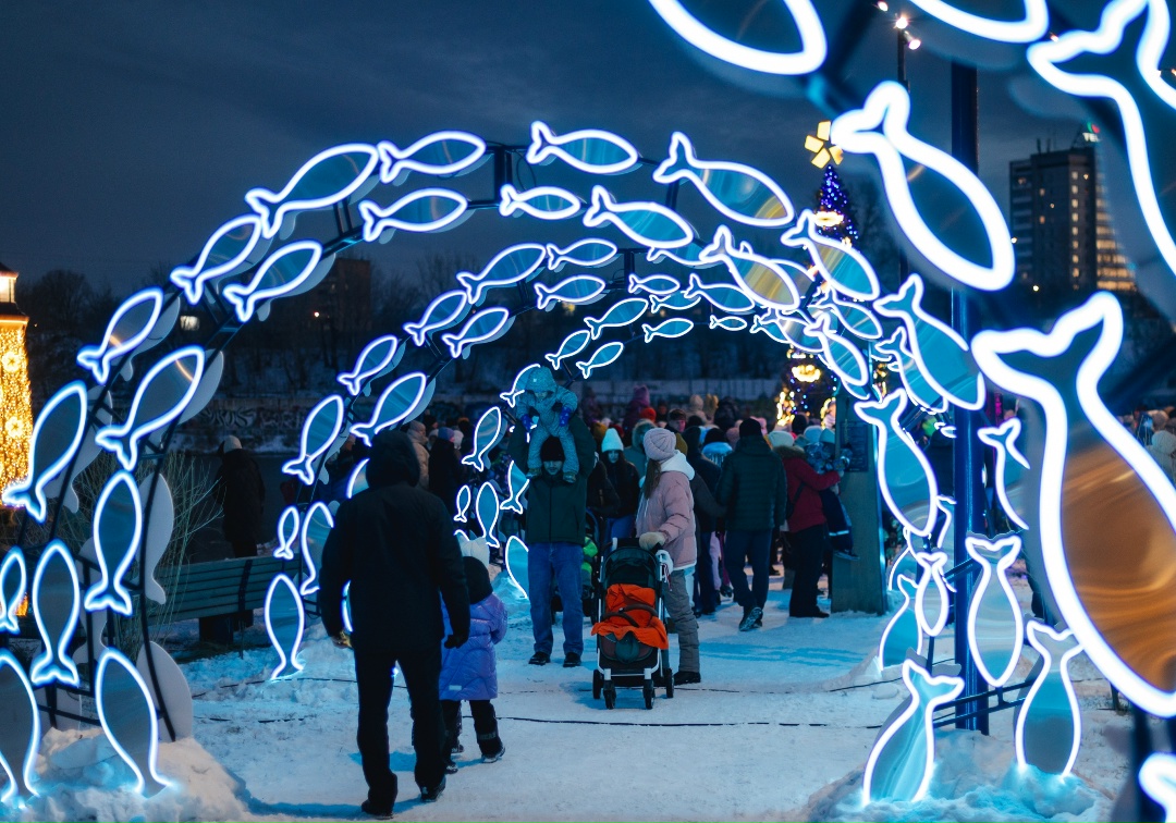 Красноярский «Остров» вновь наполнился атмосферой праздника: недавно здесь прошло первое в этом году новогоднее событие для детей и взрослых.