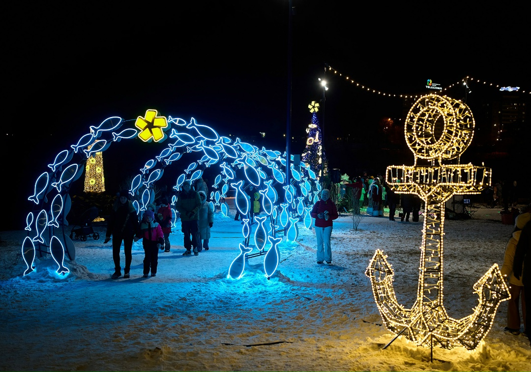 Красноярский «Остров» вновь наполнился атмосферой праздника: недавно здесь прошло первое в этом году новогоднее событие для детей и взрослых.