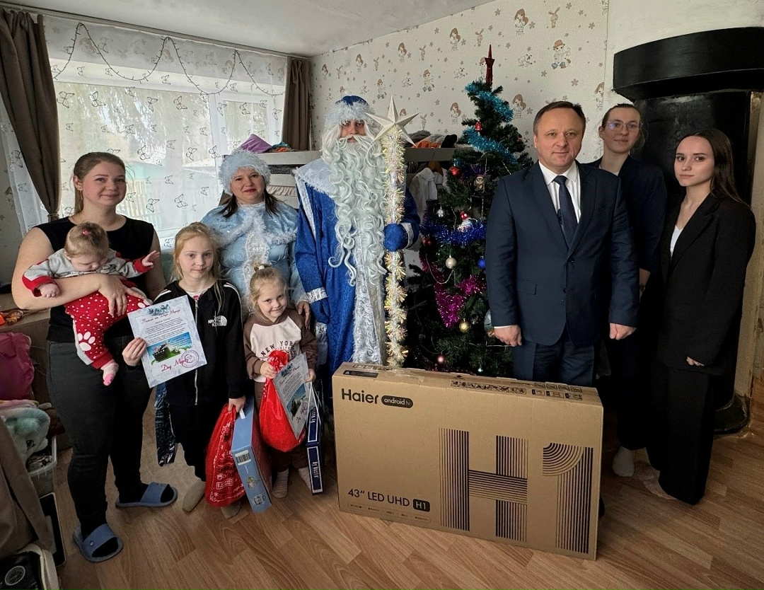 Северо-Западное управление Ростехнадзора приняло участие во всероссийской благотворительной акции «Ёлка желаний»