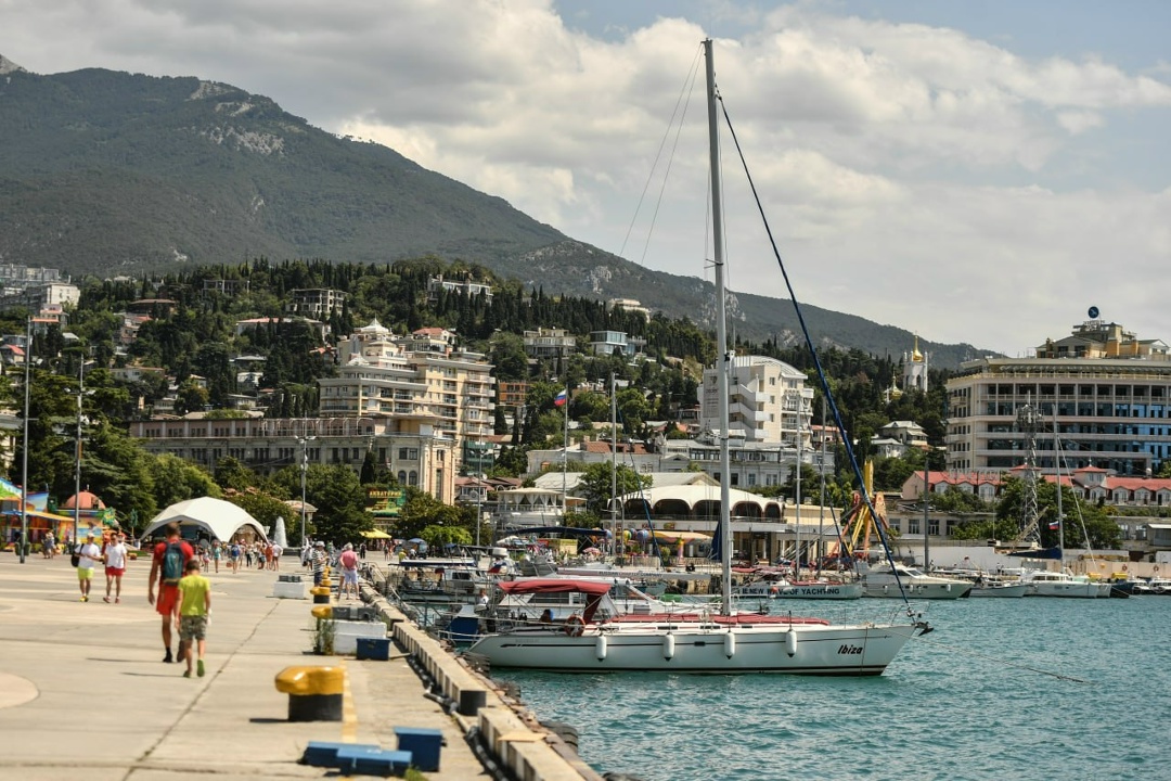 Дмитрий Чернышенко: За 11 месяцев число туристических поездок по стране достигло 82,9 млн.