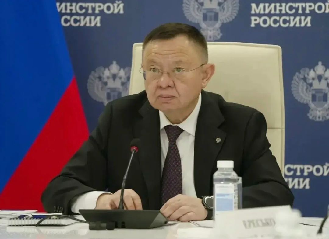 Глава Минстроя России Ирек Файзуллин в преддверии новогодних праздников провел Всероссийское совещание по вопросам прохождения осенне-зимнего периода и…