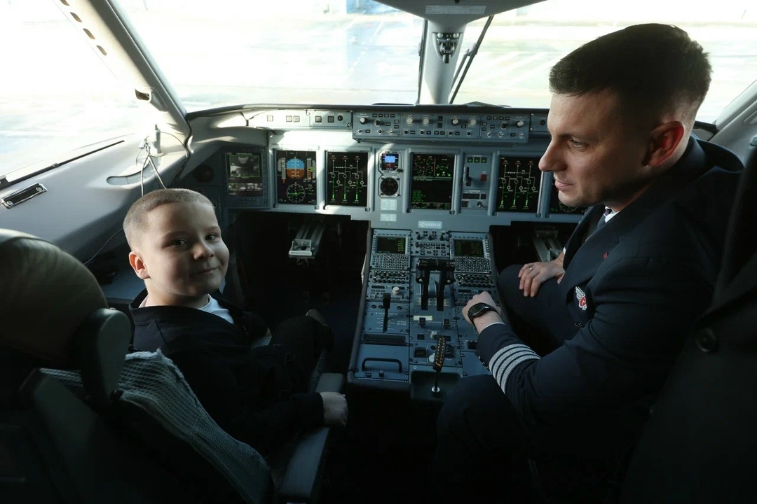 Авиационная мечта школьника из Волгограда исполнилась благодаря акции «Ёлка желаний»