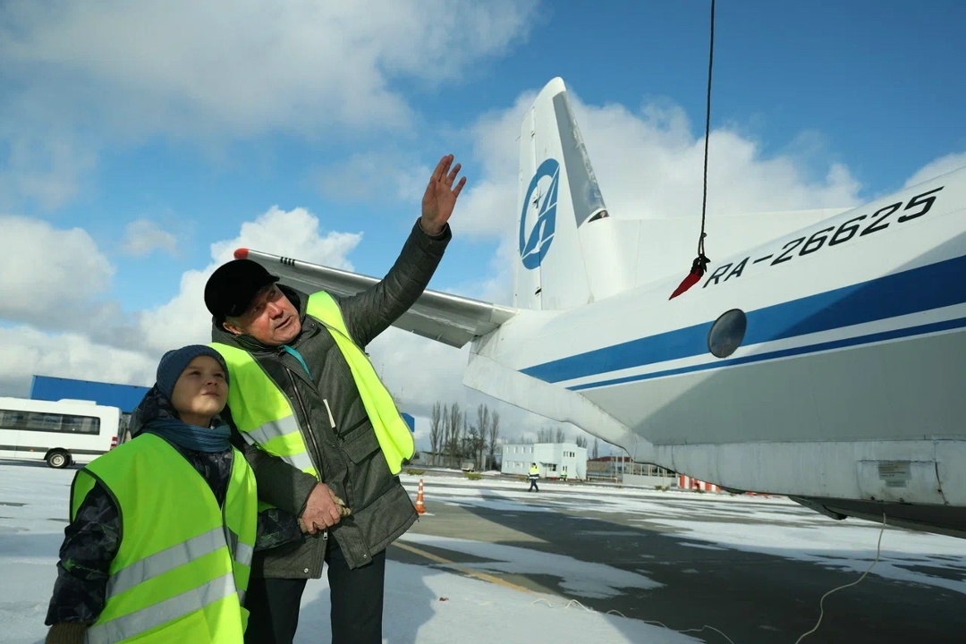 Авиационная мечта школьника из Волгограда исполнилась благодаря акции «Ёлка желаний»