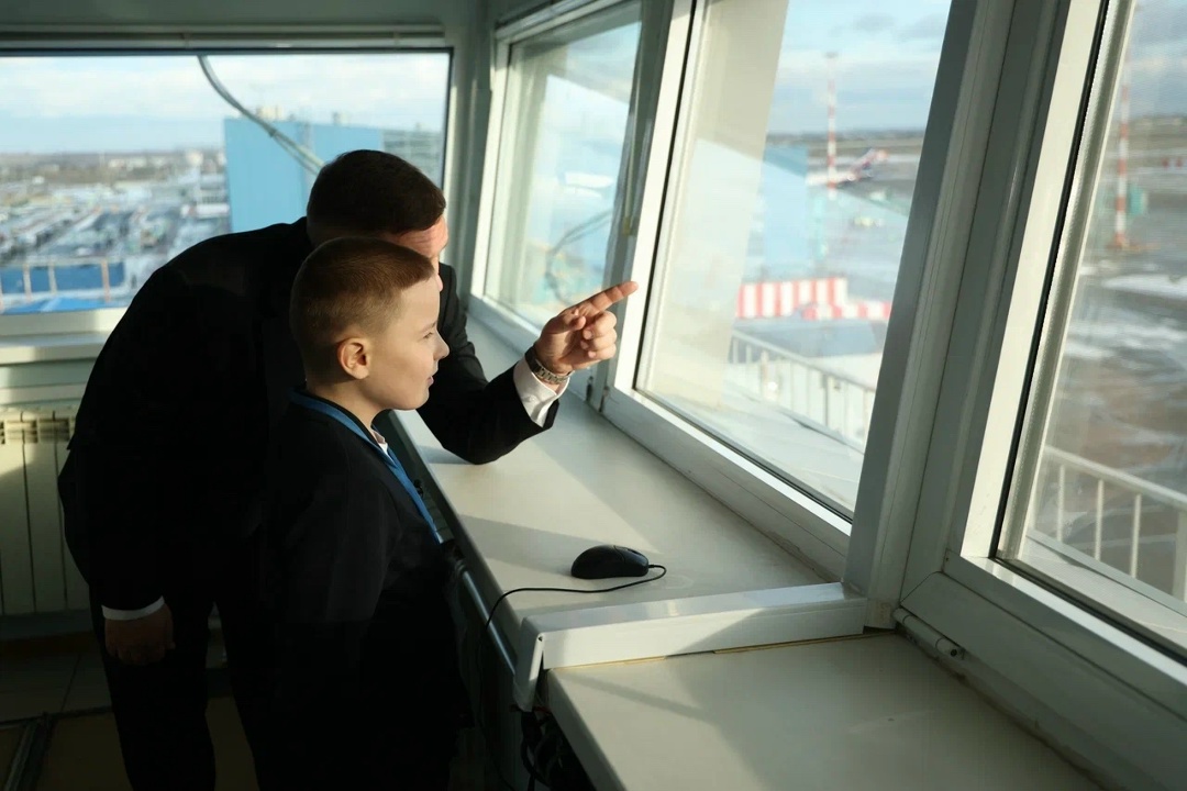 Авиационная мечта школьника из Волгограда исполнилась благодаря акции «Ёлка желаний»