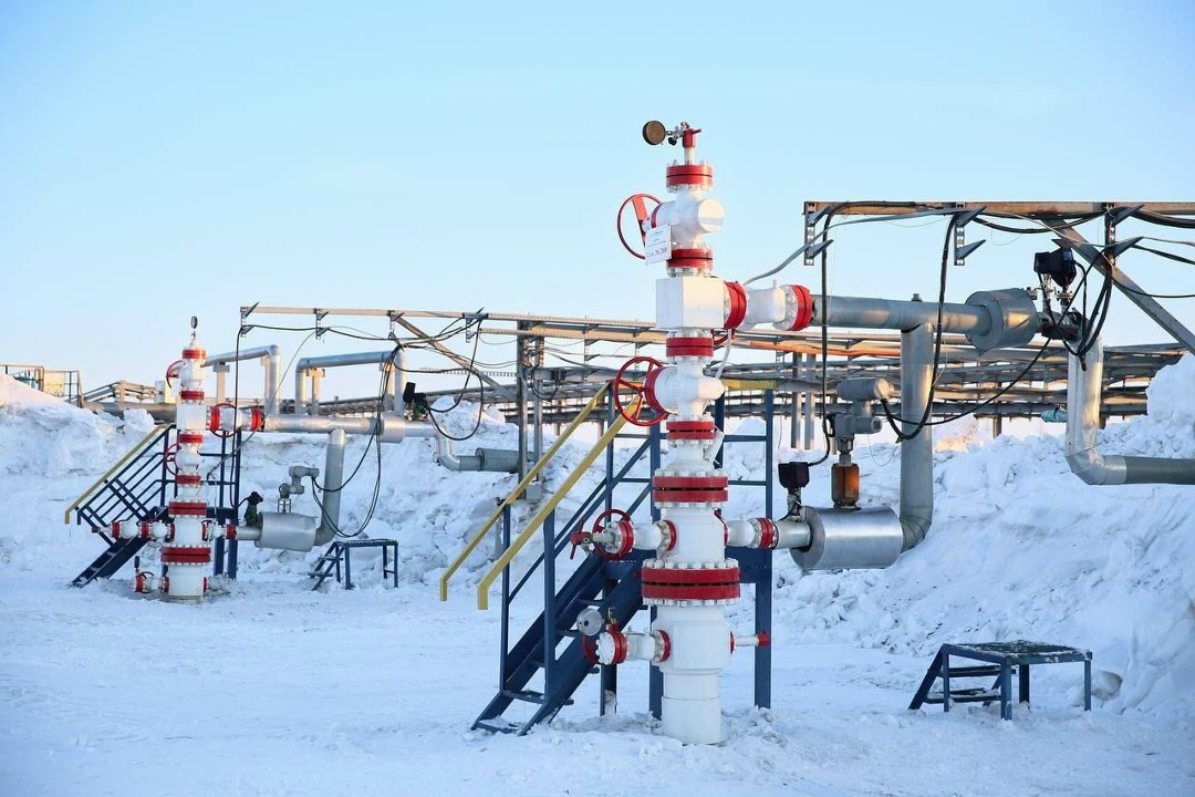 Инженерный приворот Антон Пешин, начальник отдела добычи нефти и газа ЛУКОЙЛа в Тимано-Печорском регионе, предложил способ сократить затраты на обслуживание…