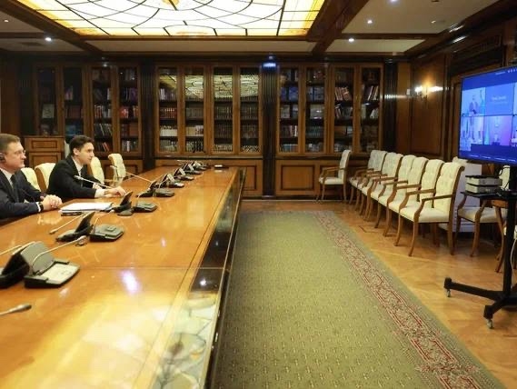 Александр Новак принял участие в заседании группы восьми стран ОПЕК+, принявших добровольные корректировки добычи нефти.