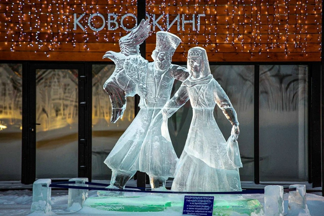 Ледяное искусство При поддержке ЛУКОЙЛа Парк 50-летия Когалыма превратился в музей под открытым небом.