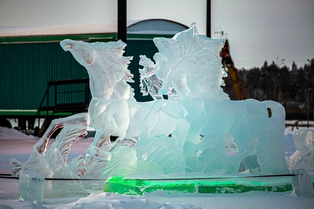 Ледяное искусство При поддержке ЛУКОЙЛа Парк 50-летия Когалыма превратился в музей под открытым небом.