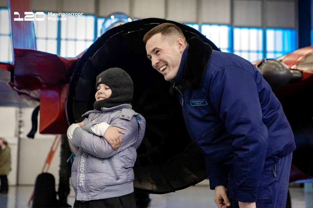 Клим из Зеленограда встретился с пилотами «Русских Витязей» и «Стрижей»