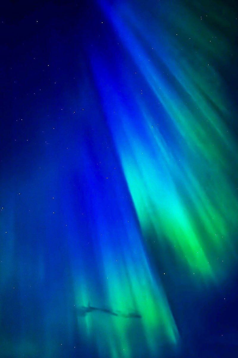 Полярное сияние выглядит так, словно цвета для него подбирали лучшие художники