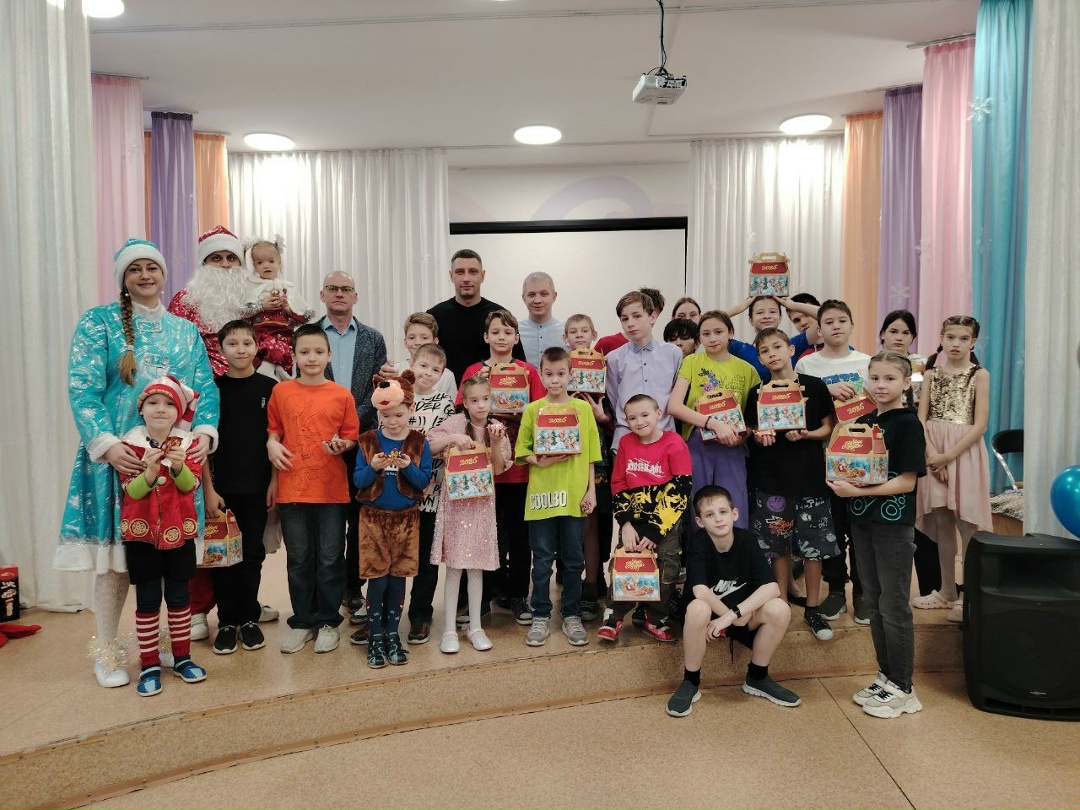 Радость в глазах детей!
В рамках акции «Елка добра» мы вручили подарки воспитанникам детских домов и социальных учреждений юга Кузбасса.