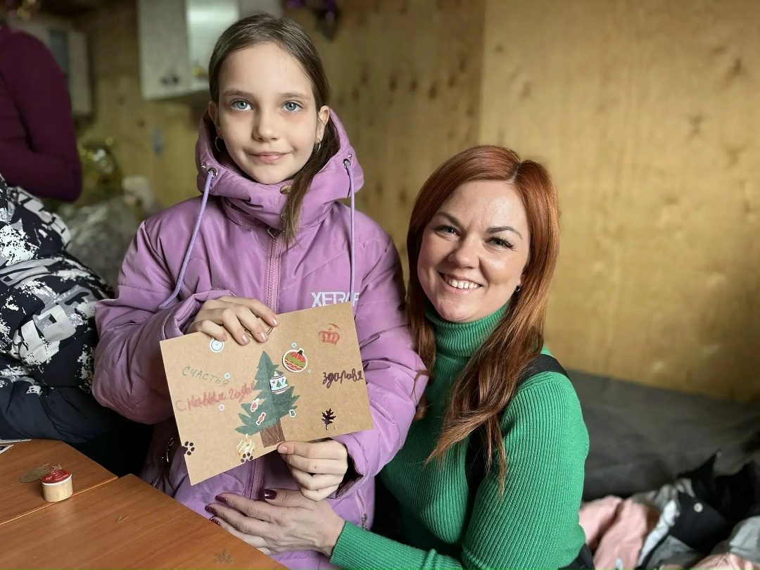 МАСТЕР-КЛАСС ДЛЯ ДЕТЕЙ Волонтеры Амурского ГПЗ провели новогодний мастер-класс для детей участников СВО