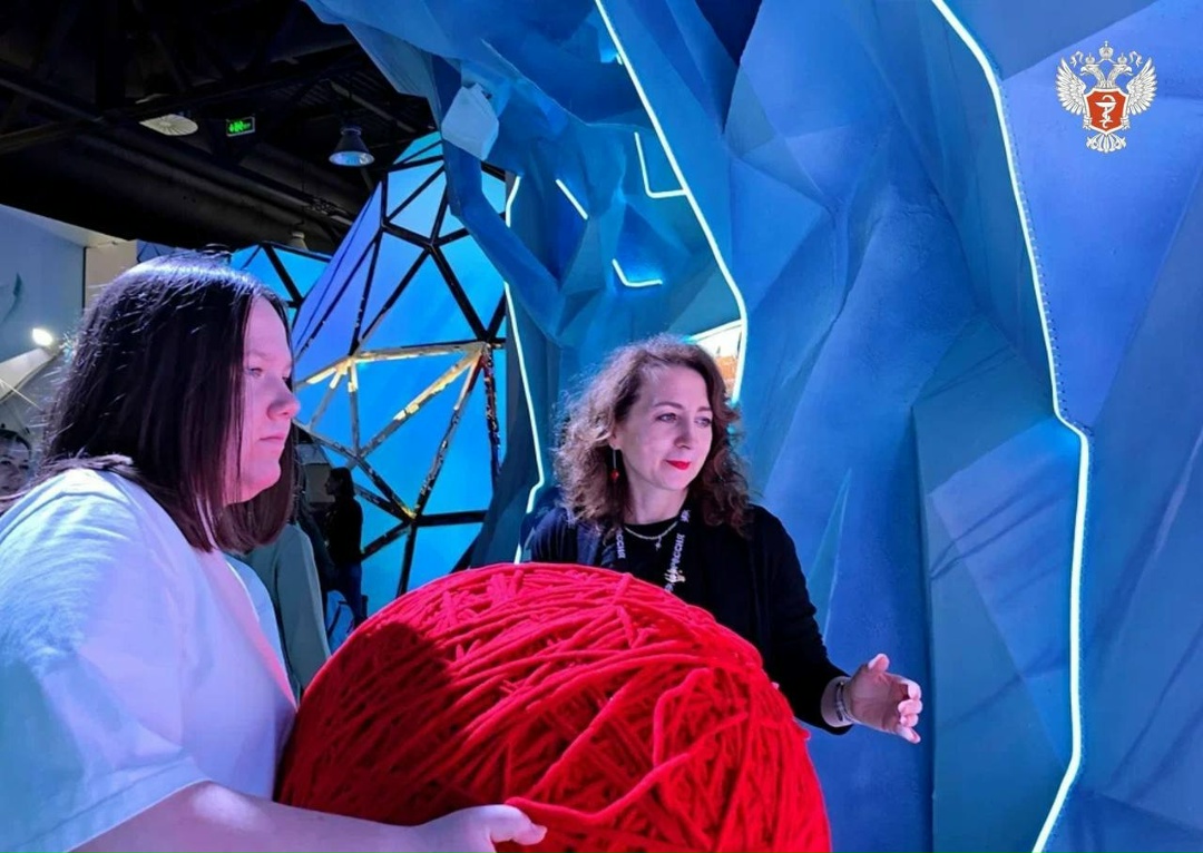 «Ёлка желаний»: Михаил Мурашко исполнил мечту 17-летней Анны из г. Кстово Нижегородской области