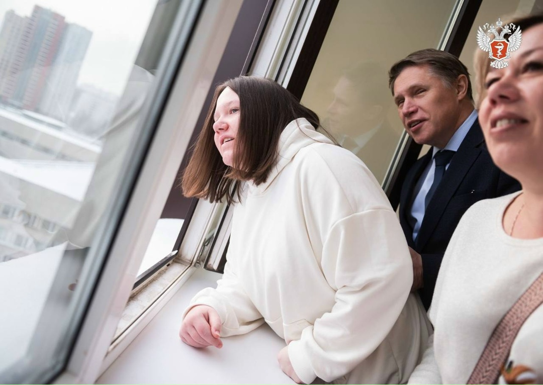 «Ёлка желаний»: Михаил Мурашко исполнил мечту 17-летней Анны из г. Кстово Нижегородской области