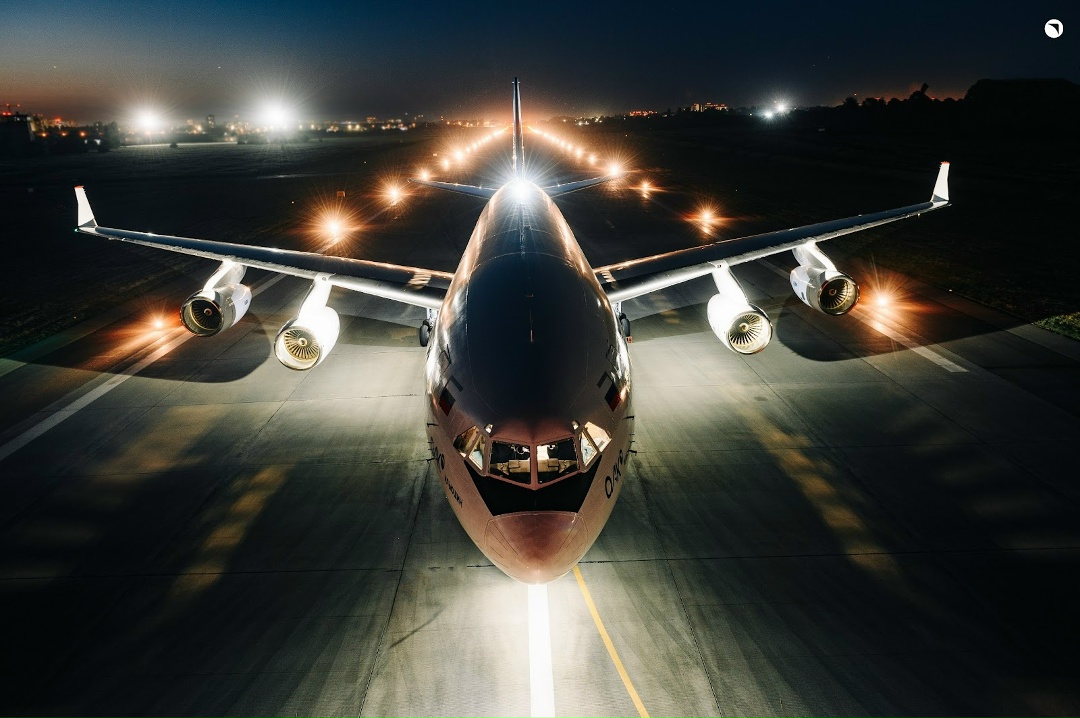 Не ждали? Это Ил-96 заскочил к вам в ленту.