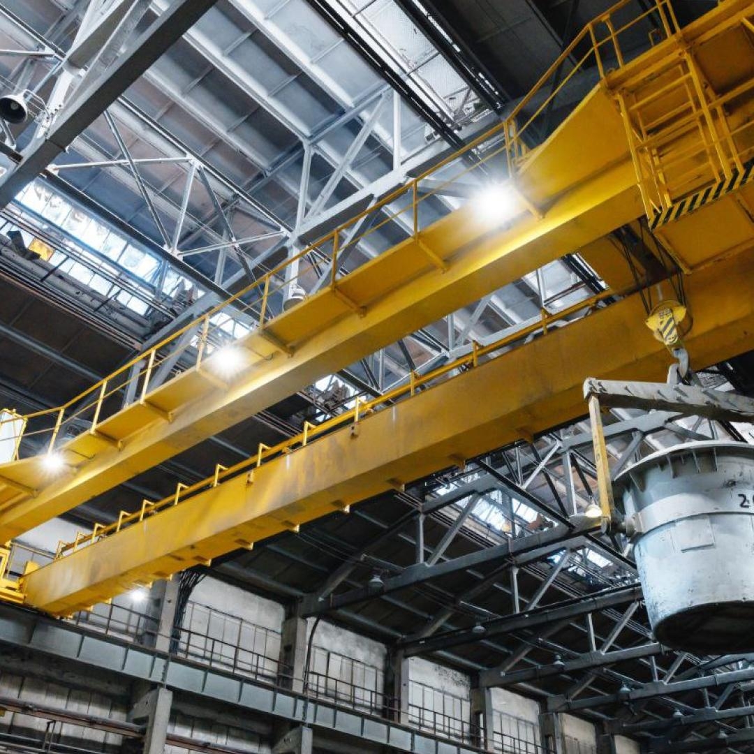 Старейшее алюминиевое производство в Сибири — Новокузнецкий алюминиевый завод — было пущено в строй в ночь на 7 января 1943 года.