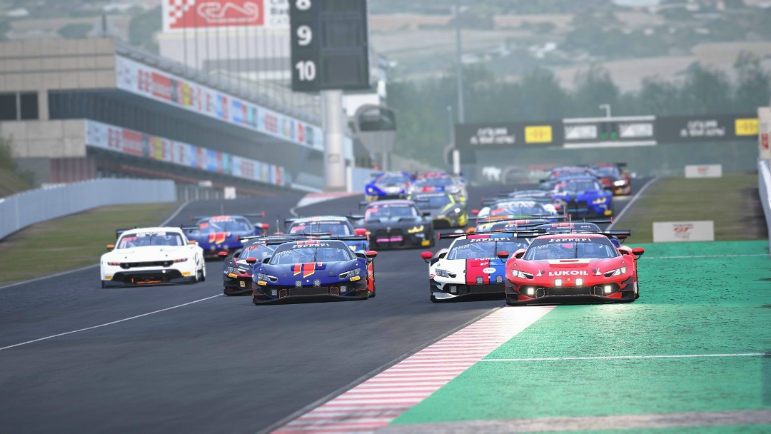 Гонщик LUKOIL Racing eSports Григорий Иванов победил в Международном киберспортивном чемпионате Masters of Assetto Corsa