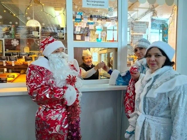 «Новогодний автобус» привез праздник в города России