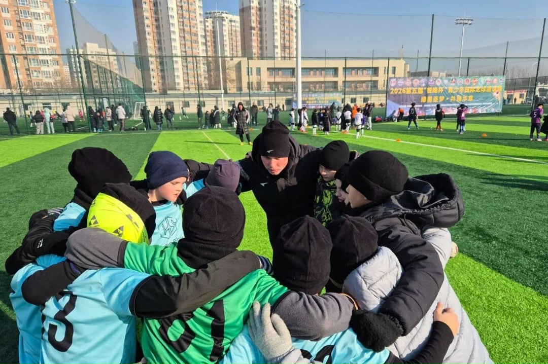 В НОВЫЙ ГОД - С ПОБЕДОЙ Свободненский Футбольный клуб "Метеор", в котором играют дети работников Амурского ГПЗ, вернулся из Китая с победой