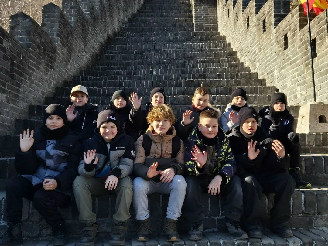 В НОВЫЙ ГОД - С ПОБЕДОЙ Свободненский Футбольный клуб "Метеор", в котором играют дети работников Амурского ГПЗ, вернулся из Китая с победой