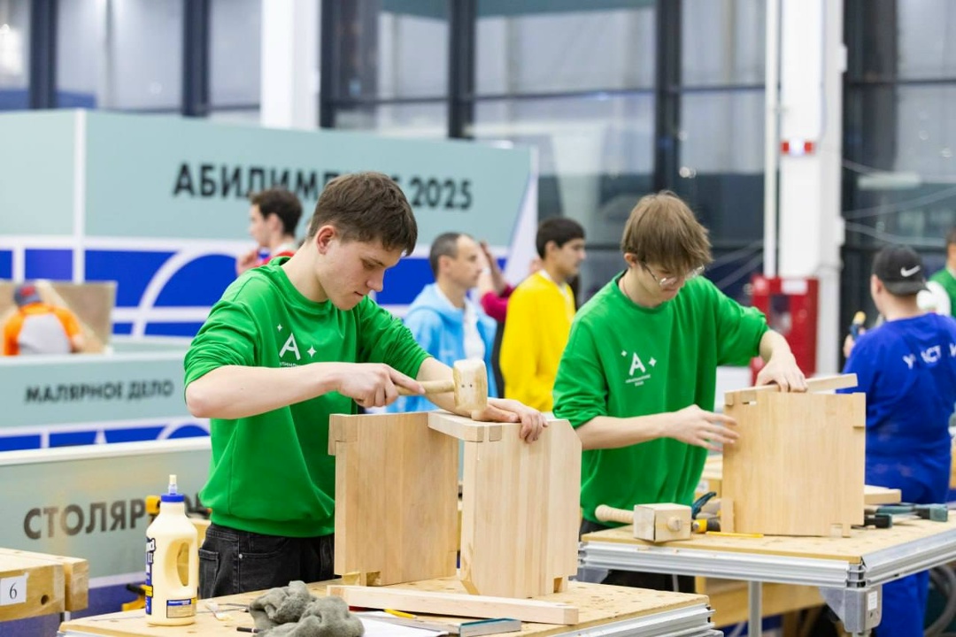 Дмитрий Чернышенко и Сергей Кравцов представили итоги работы движения «Абилимпикс» в 2025 году.