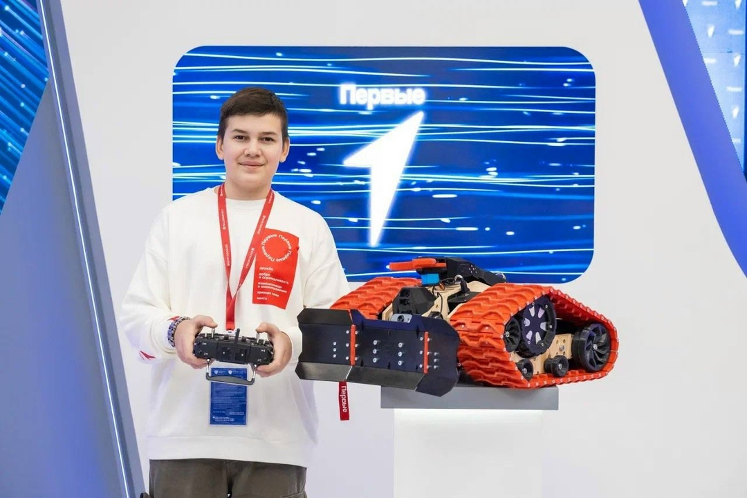 Дмитрий Чернышенко: На платформе «Добро.РФ» зарегистрировано 244 тыс. волонтеров в сфере науки.