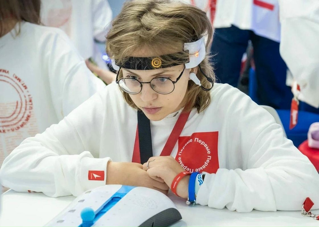 Дмитрий Чернышенко: На платформе «Добро.РФ» зарегистрировано 244 тыс. волонтеров в сфере науки.