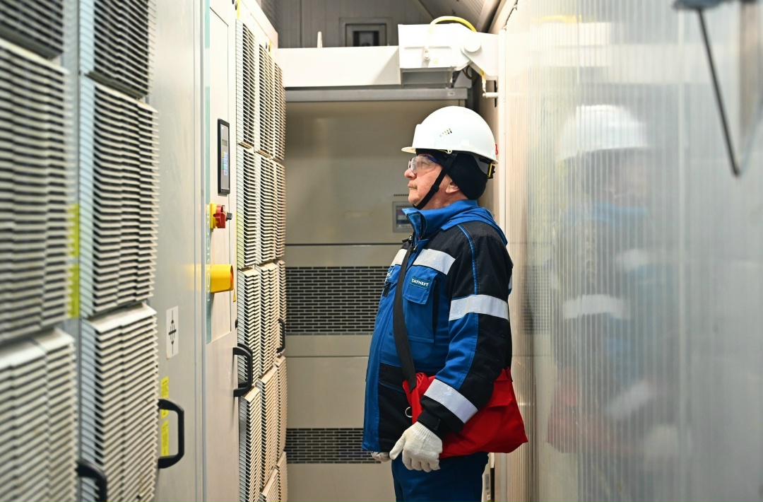 Новый год и новую рабочую неделю начинаем вместе с Валерием Андиряковым — главным энергетиком бурового предприятия «Татнефти».