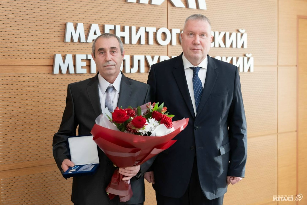 На ММК вручили знаки «Трудовая слава». Что к нему прилагается?