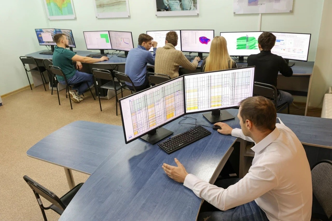 Геология в реальном времени При поддержке ЛУКОЙЛа компьютерный класс Астраханского государственного технического университета оснащён новейшим оборудованием.